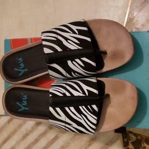 YUU Zebra print Sandals size 9M